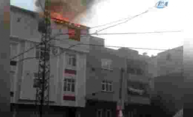 İstanbulda korkutan yangın: Tüp de patladı !