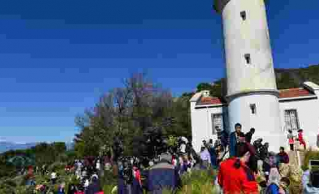 Bin 500 kişi tarihi Gelidonya Fenerine yürüdü