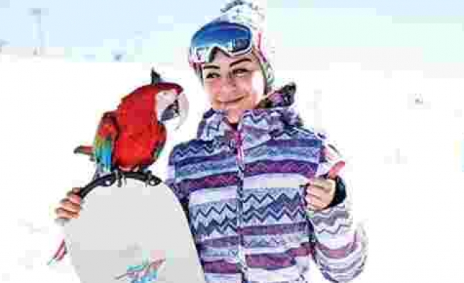 Fatma İşcan'ın renkli kayak arkadaşı