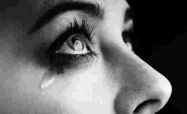 Farklı sebeplerle dökülen gözyaşlarının nasıl göründüğünü yansıtan çalışma