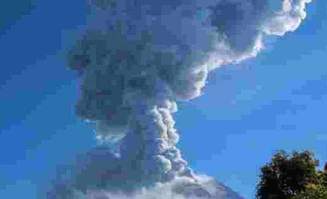 Endonezyada yanardağ patlaması
