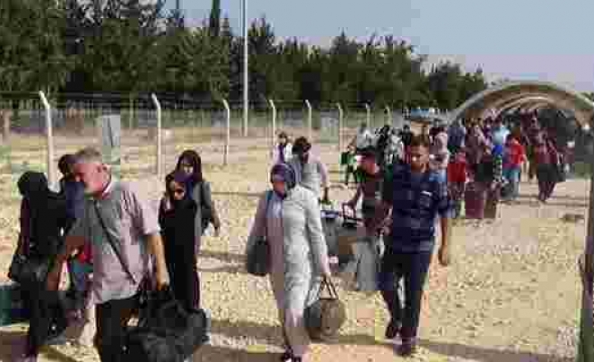 Sınırda Suriyelilerin son gün yoğunluğu