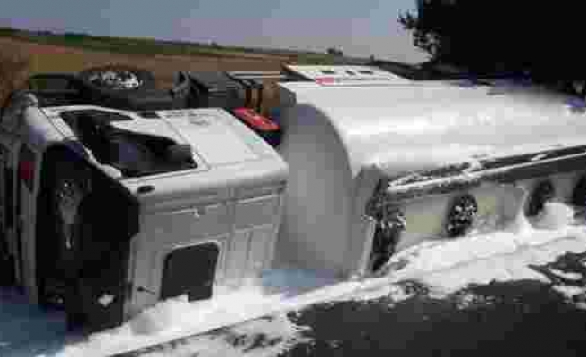 Yolcu otobüsü ile yakıt tankeri çarpıştı: 10 yaralı