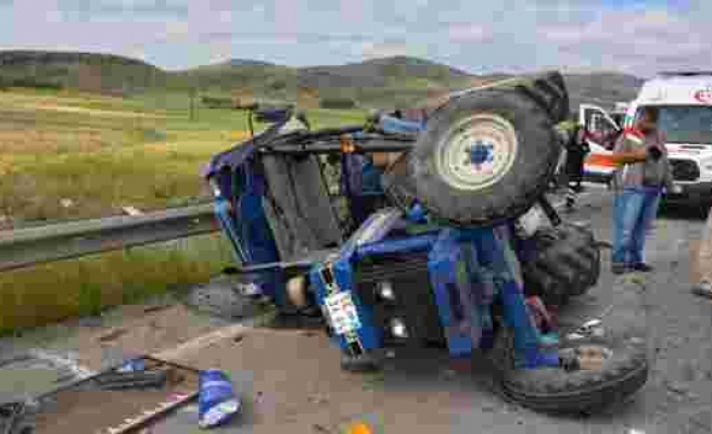 Minibüs ile traktör çarpıştı: 21 yaralı