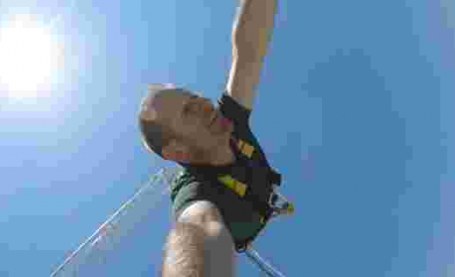 Bu da türkülü bungee jumping