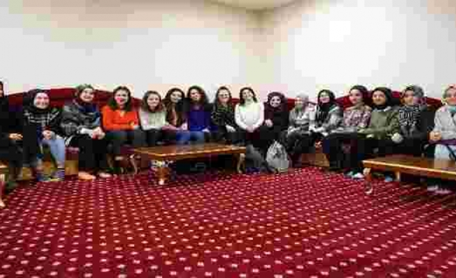 Bağcılar'da 'İstanbul Hanımefendisi Olmak' semineri