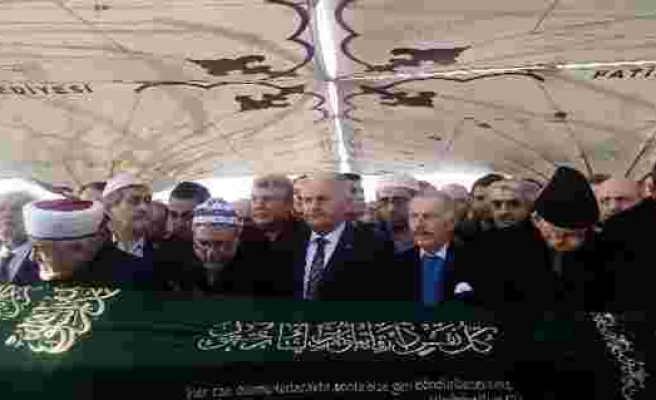 Binali Yıldırım, Fatih Camii'nde iki önemli ismin cenaze törenine katıldı