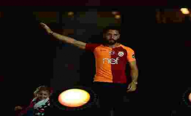 Galatasaray Tarık Çamdal'ın sözleşmesini feshetti