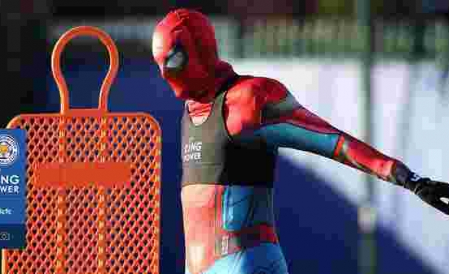 Jamie Vardy, Leicester City antrenmanına Örümcek Adam kostümüyle