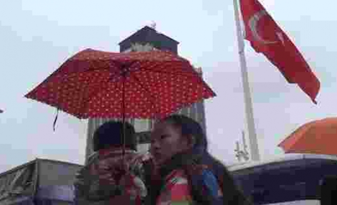 Koreli turistlerden Türk bayrağına yoğun ilgi