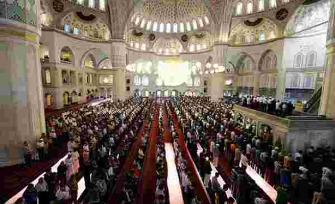 Namaz ve Dua İle Puan Toplayacaklar: MEB Yarıyılda Öğrencileri Camiye Götürüyor