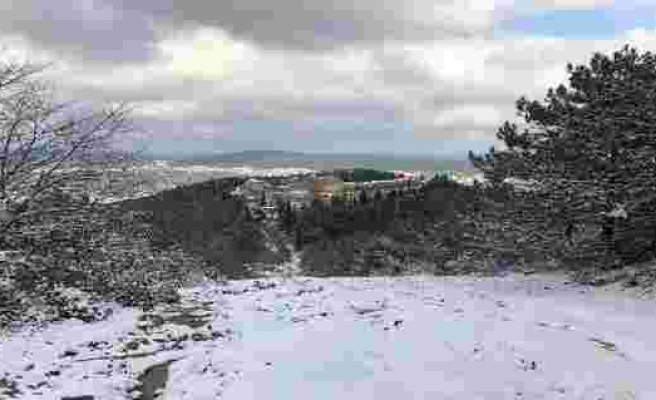 (Özel) Aydos Kalesi'nde kartpostallık kar manzarası