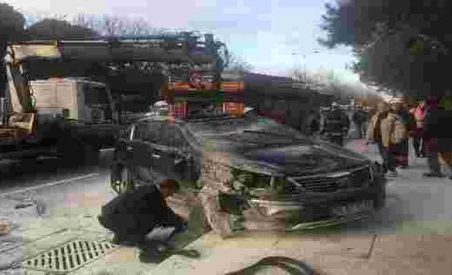 Sarıyer'de ambulansa çarpan araç takla attı: 2 yaralı