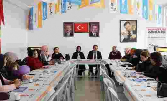 AK Parti Avcılar Belediye Başkan Adayı Dr. İbrahim Ulusoy'a anlamlı hediye