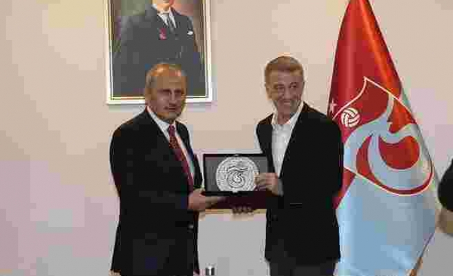 Bakan Cahit Turhan, Trabzonsporu ziyaret etti