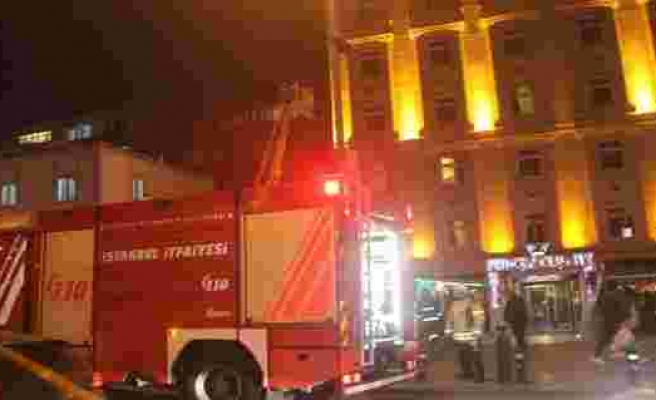 Fatih'te 7 katlı otelde yangın paniği
