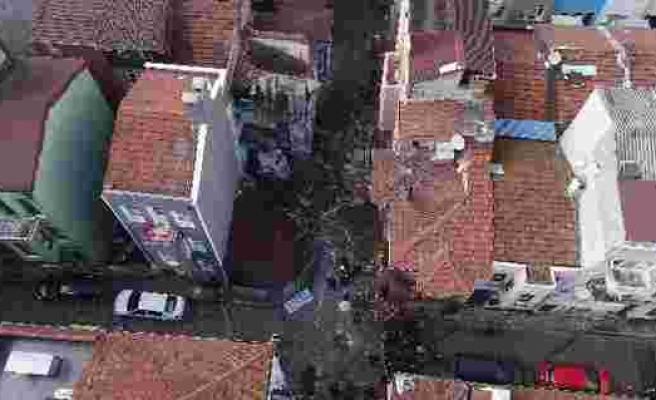 Fatih'te çöken binanın enkazı drone ile görüntülendi