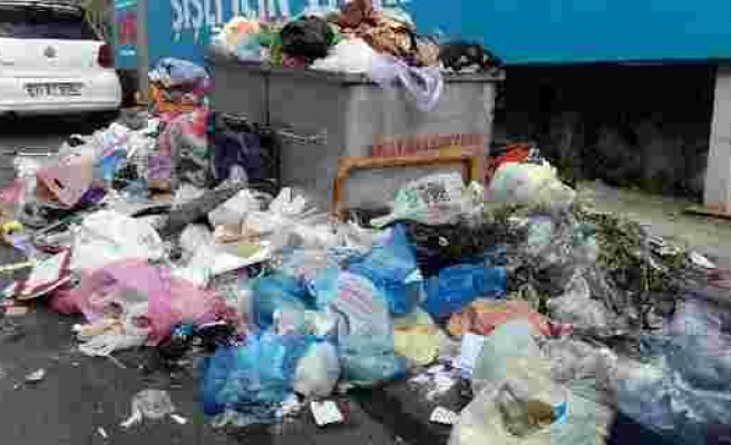 İşçilerin grev yaptığı Şişli'de sokaklar çöp yığınlarıyla doldu