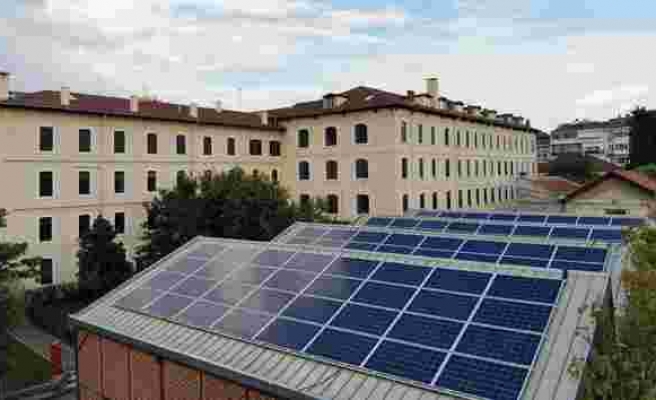 İstanbul Saint-Joseph Lisesi 'Güneş Enerjisi Santrali' Projesiyle Kendi Elektriğini Üretiyor