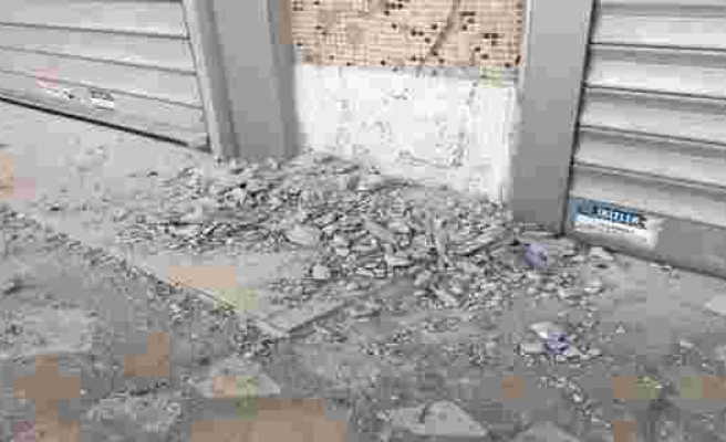 Kartal'da çöken binanın çevresindeki boşaltılan binalardan numune alındı