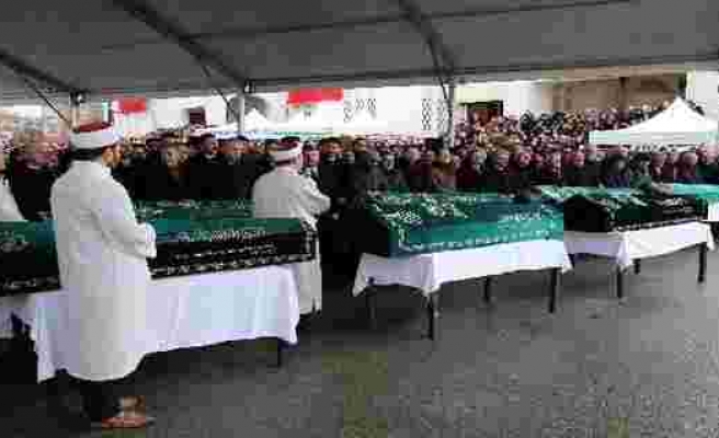 Kartal'da hayatını kaybeden Alemdar ailesi üyeleri son yolculuğuna uğurlandı