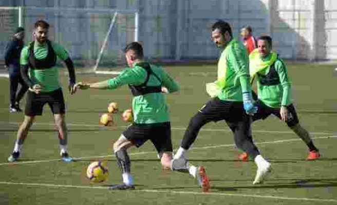 Konyasporda Kayserispor maçı hazırlıkları sürüyor