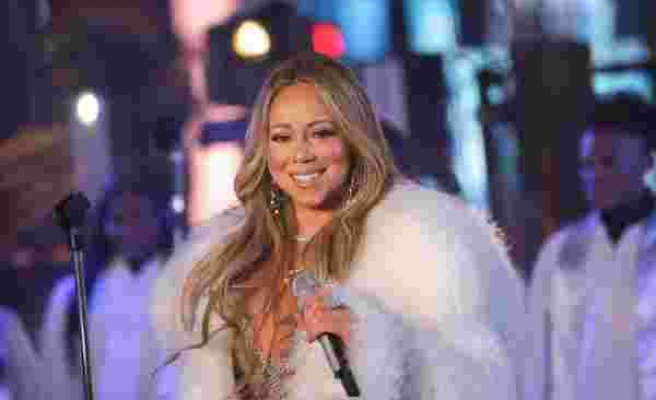 Mariah Carey Suudi Arabistan'da konser verdi