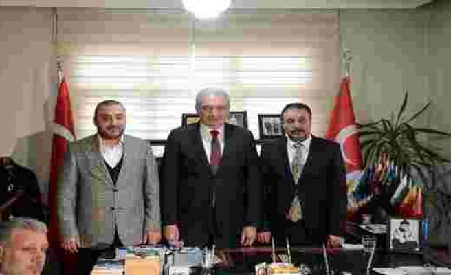 Mevlüt Uysal MHP İlçe Teşkilatını ziyaret etti