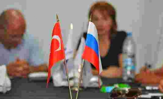 Putin İmzayı Attı: Rusya'dan Türk İş İnsanları ve TIR Şoförlerine Vize Kolaylığı