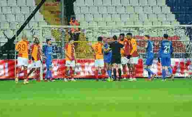 Spor Toto Süper Lig: Kasımpaşa: 1 - Galatasaray: 2 (İlk yarı)