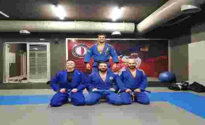 YDÜ Jiu Jitsu takımının hedefi dört altın madalya
