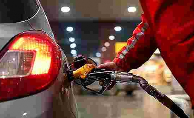 Akaryakıta Yeni Zam: Benzinin Fiyatında 15 Kuruşluk Artış