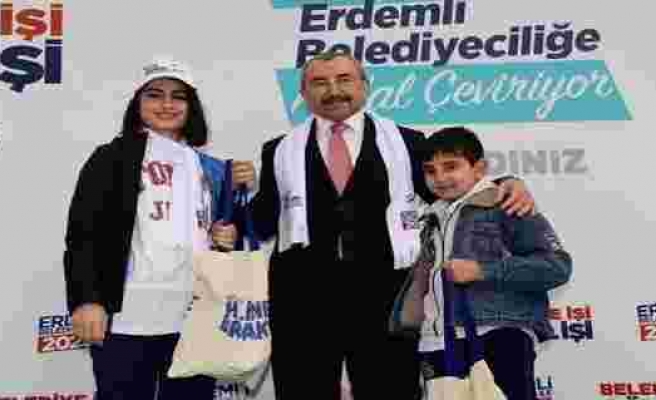 Ataşehir'de 100 proje için 100 genç pedal çevirdi