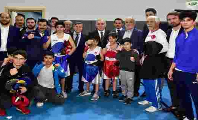 Fatih Belediye Başkan adayı Turan'dan Vefa Gençlik Merkezi'ne ziyaret