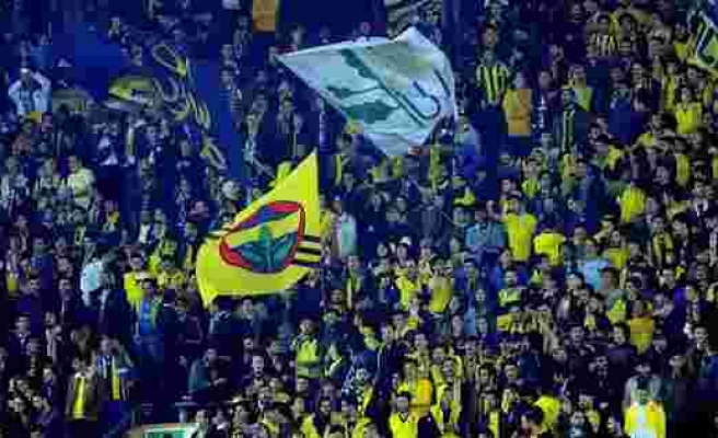 Fenerbahçe ve Sivasspor Taraftarları Tek Bir Ağızdan Teşvik Tekbiri Getirdi!