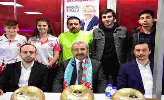 İsmail Erdem'den Ataşehirli spor kulüplerine tam destek