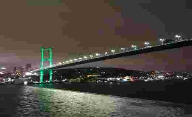 (Özel) Fatih Sultan Mehmet Köprüsü'nden boğaza atladı
