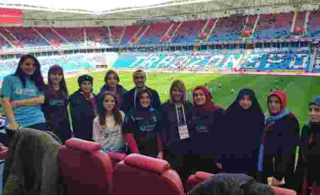 Trabzonspor, kadın taraftarlarını Passolig'in locasında ağırladı