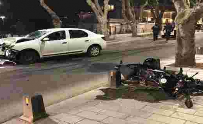 Üsküdar'da otomobil ile motosiklet kafa kafaya çarpıştı: 2 yaralı