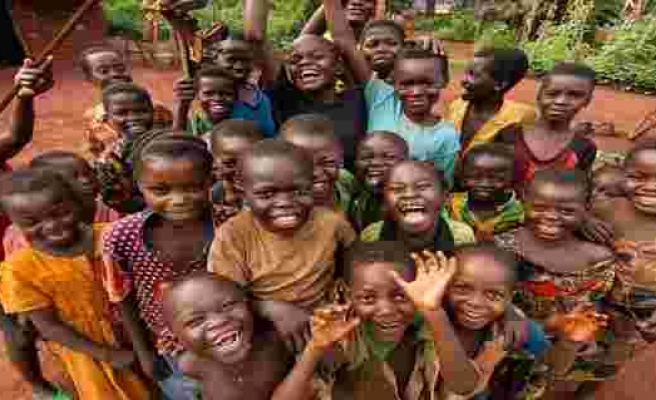 Kardeş Eli Berat Kandili'nde Afrika'nın sahipsiz çocuklarıyla buluşacak