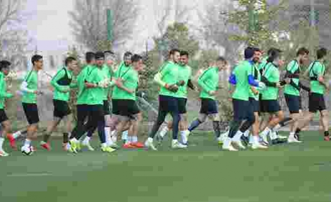 Konyaspor 3 eksikle Başakşehir hazırlıklarını sürdürdü