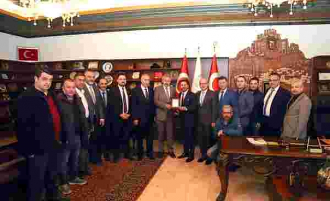 Nevşehir Belediyespor yönetimi, Başkan Arı'yı ziyaret etti