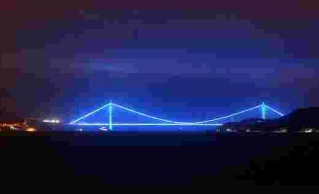 'Otizm Farkındalık Günü' için köprüler maviye boyandı