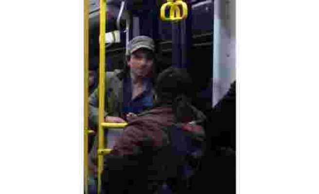(Özel) Halk otobüsünde gencin yaşlı kadına hakareti kamerada