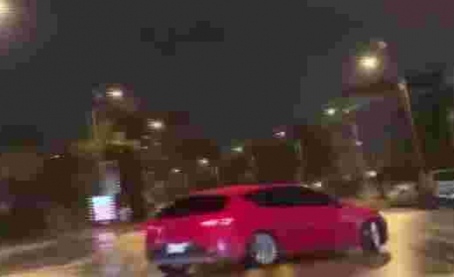 (Özel) Kadıköy'de drift yapan trafik magandası kamerada