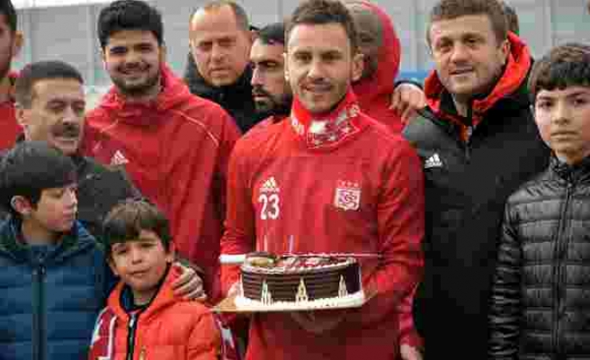 Sivassporda Serhiy Rybalkanın doğum günü kutlandı