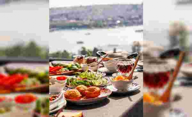 Taksim'in En Popüler Yeni Nesil Meyhanelerinden Pera Adalı