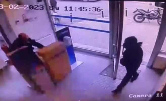 Çekmeköy'de oyuncak tabanca ile banka soygunu yapıldı