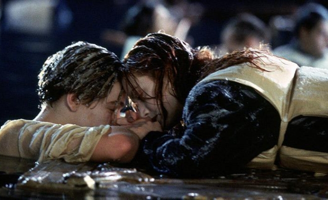 Titanic Filmindeki Unutulmaz Sahne ve Kate Winslet'in Giysisi