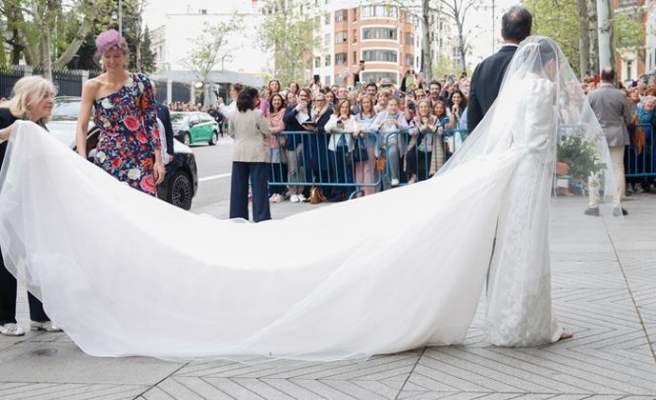 İlginç Tanışma ve Evlilik Töreni: Jose Luis Martinez Almeida ve Teresa Urquijo
